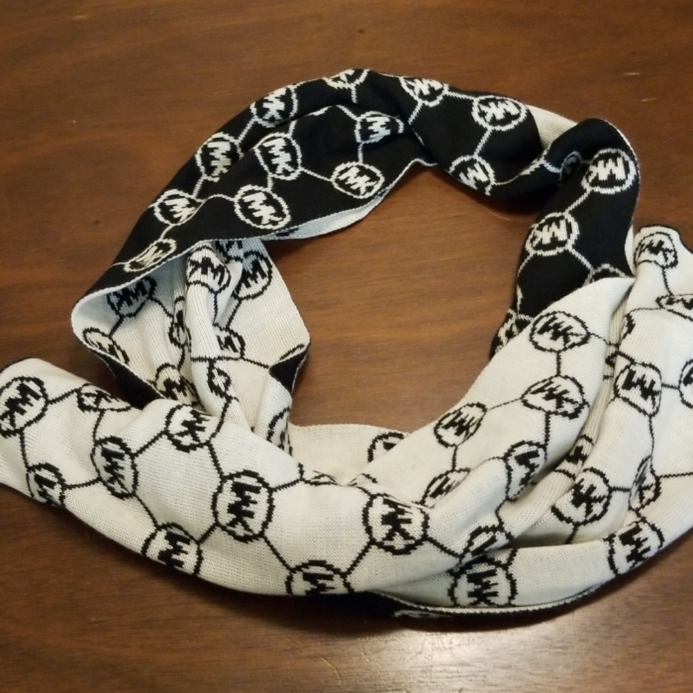 Scarf - Picture 3 of 3